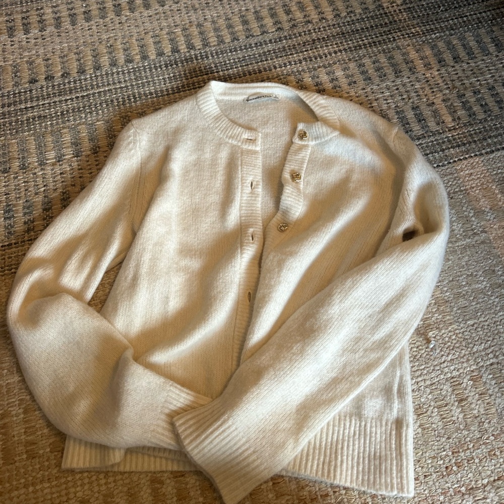 Abercrombie & Fitch Off-White Knit Sweater